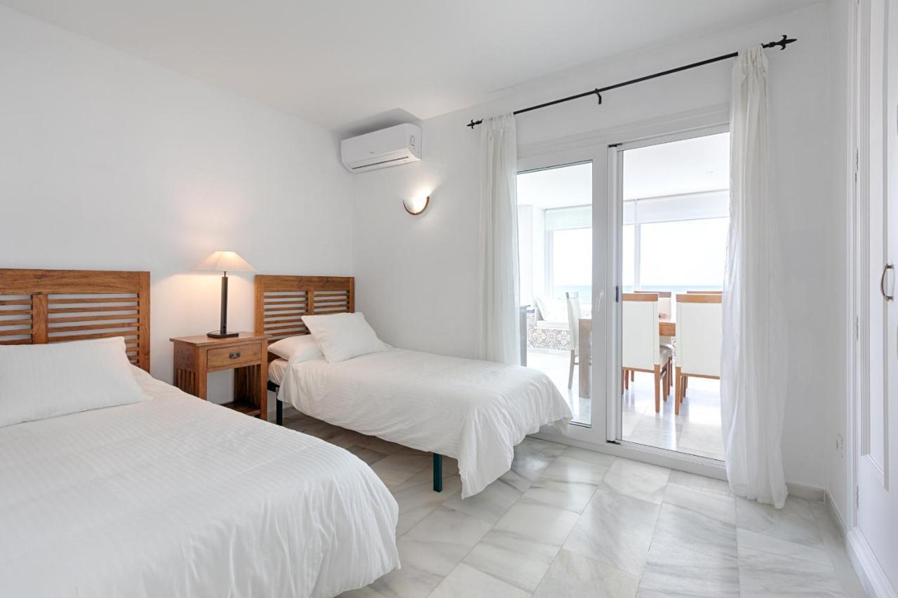 Front Sea View Apartment Estepona Kültér fotó